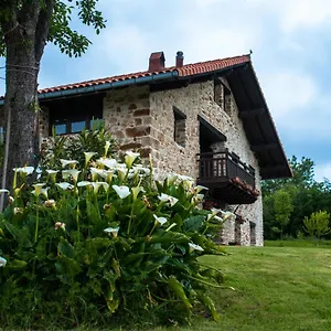 apartamentos-rurales-larrago-busturia.basquecountryhotels.org/